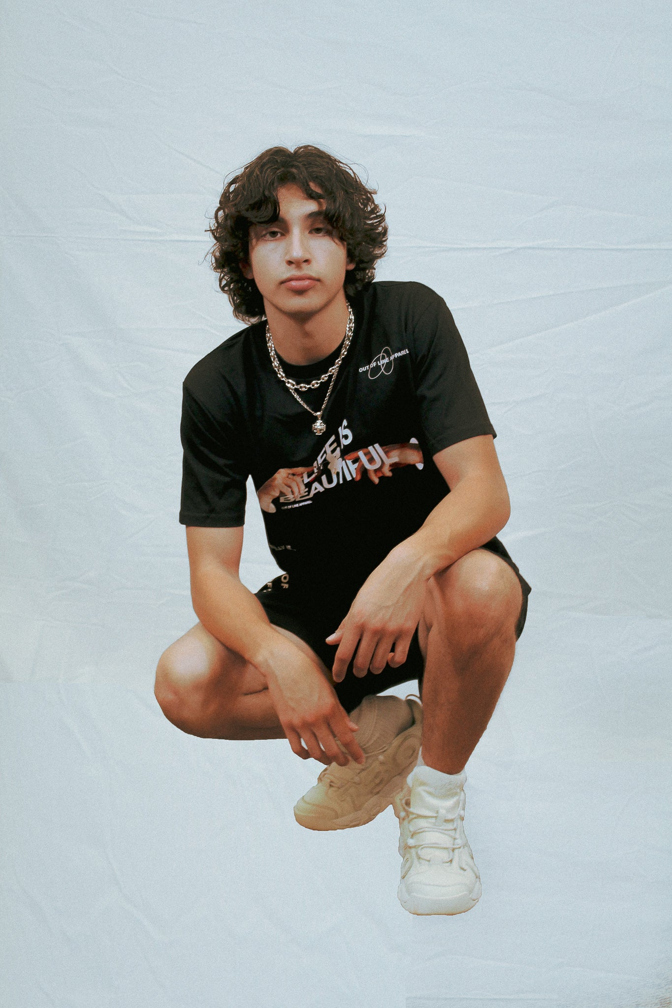 BLACK "LIFE IS BEAUTIFUL" TEE